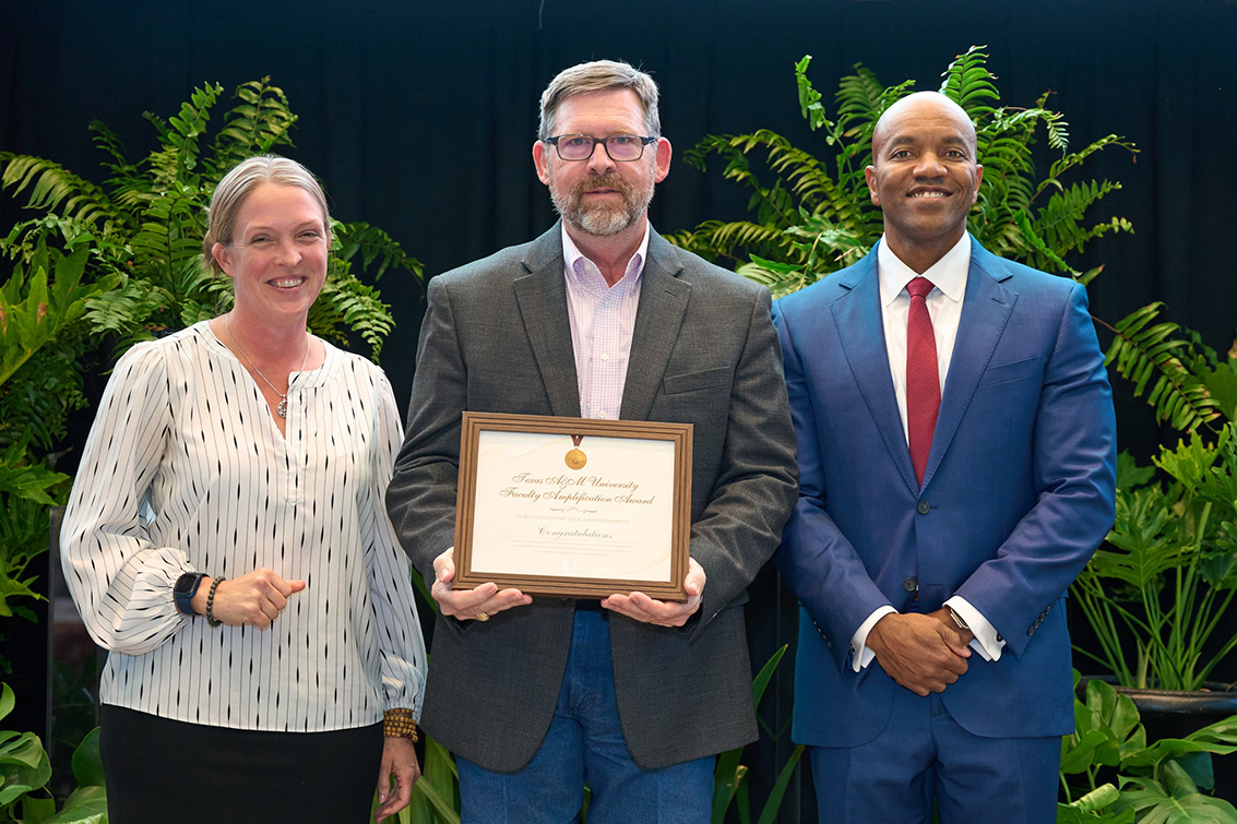 Faculty Affairs’ IMPACT celebration builds scholarly community